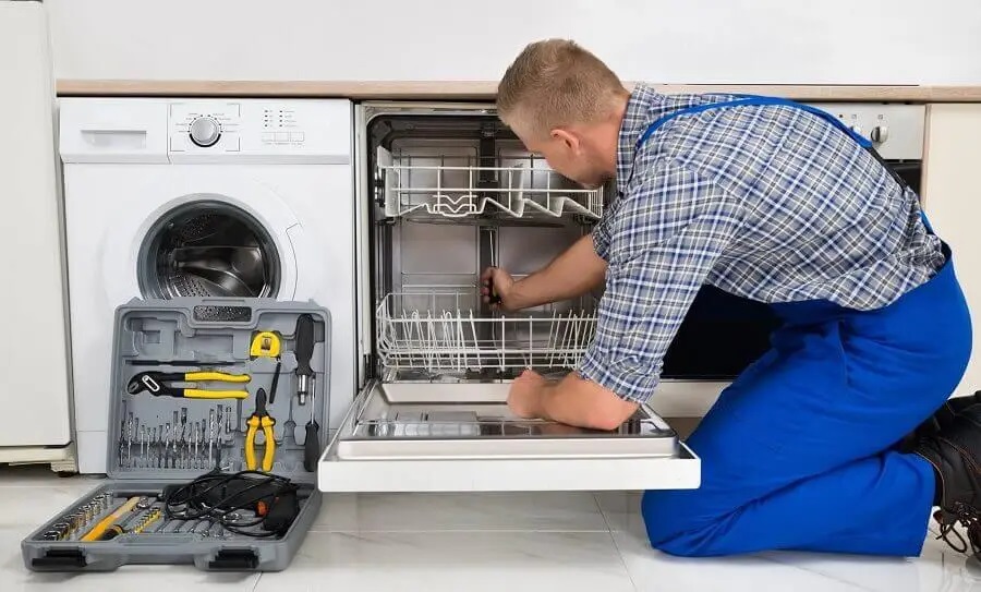 Ayaş Gorenje servisi teknisyen ekibi beyaz eşya tamiri yaparken